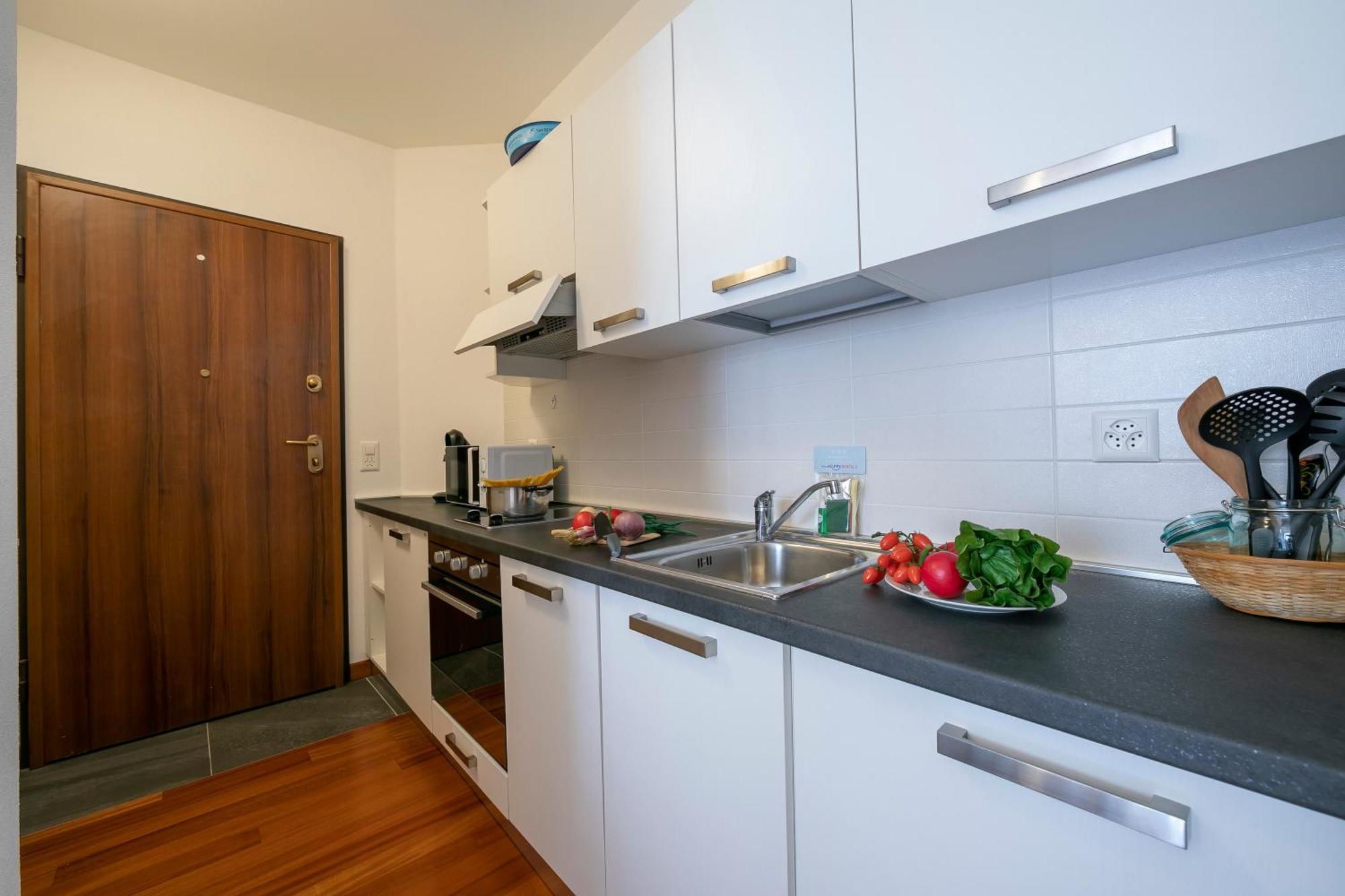 Moonlight - 150M From The Lake - Happy Rentals Lugano Exteriör bild